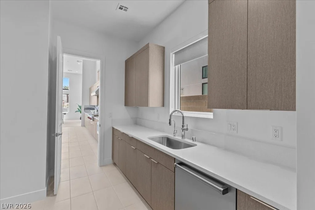 10907 Rossa Peak, Las Vegas, NV 89135