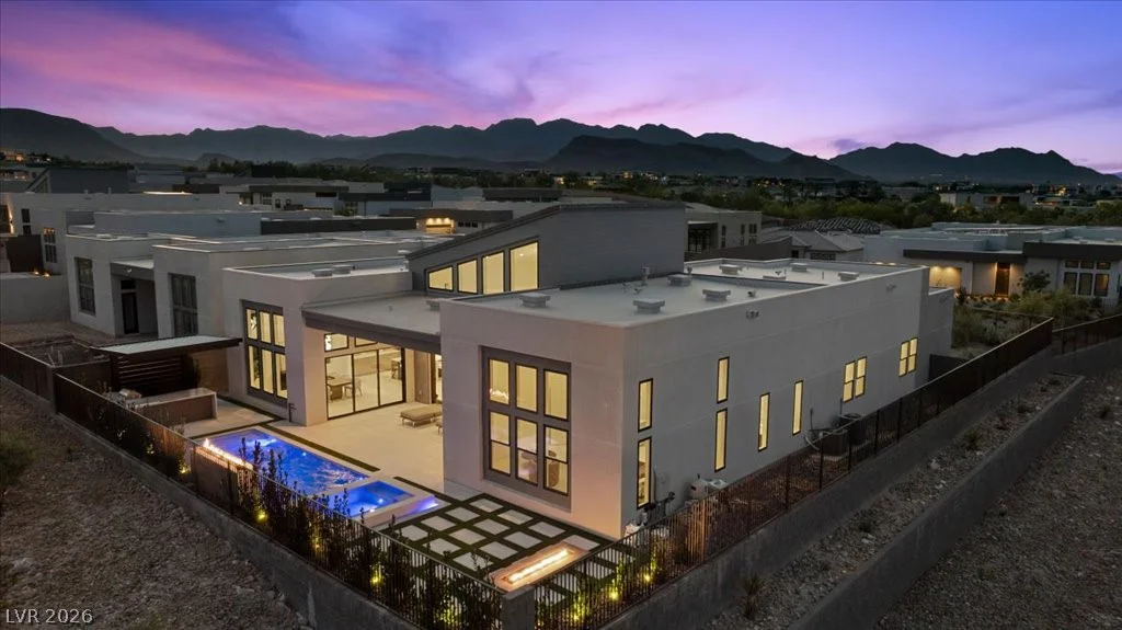 10907 Rossa Peak, Las Vegas, NV 89135