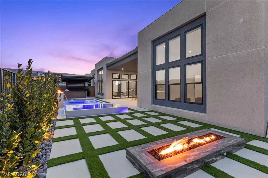 10907 Rossa Peak, Las Vegas, NV 89135