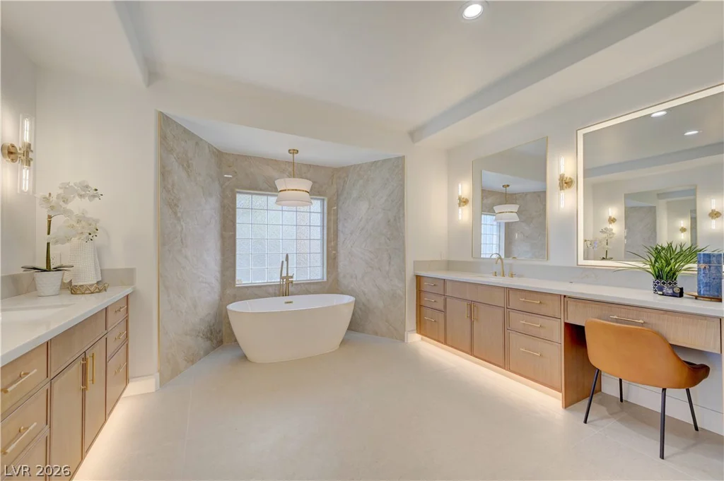2290 Casa Bella, Las Vegas, NV 89117