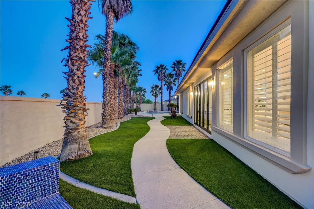 2290 Casa Bella, Las Vegas, NV 89117