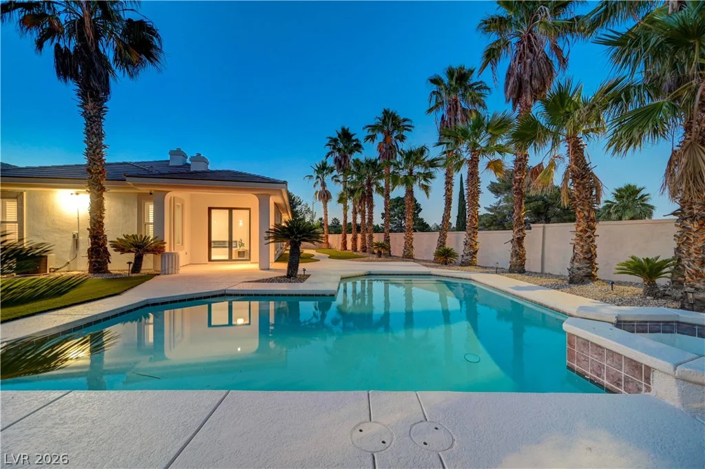 2290 Casa Bella, Las Vegas, NV 89117
