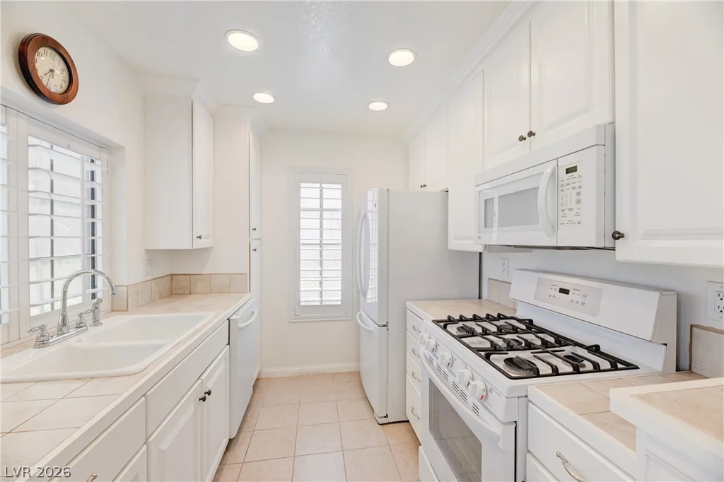 4835 Torrey Pines, Las Vegas, NV 89103