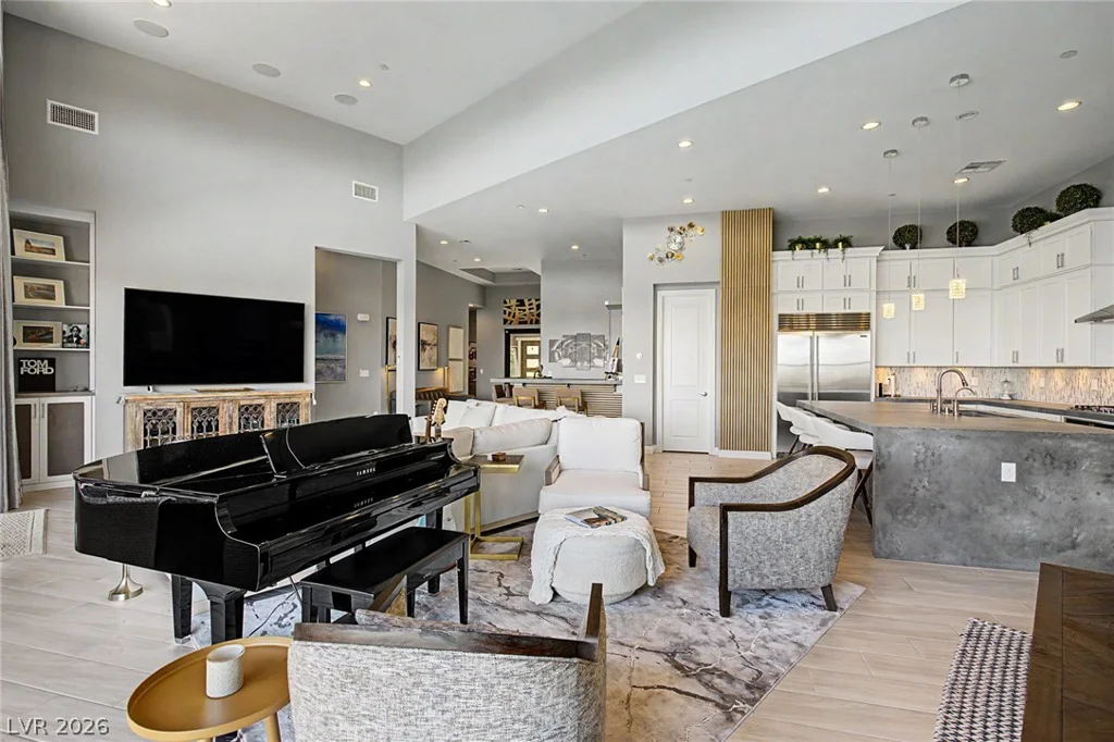 6014 Willow Ridge, Las Vegas, NV 89135