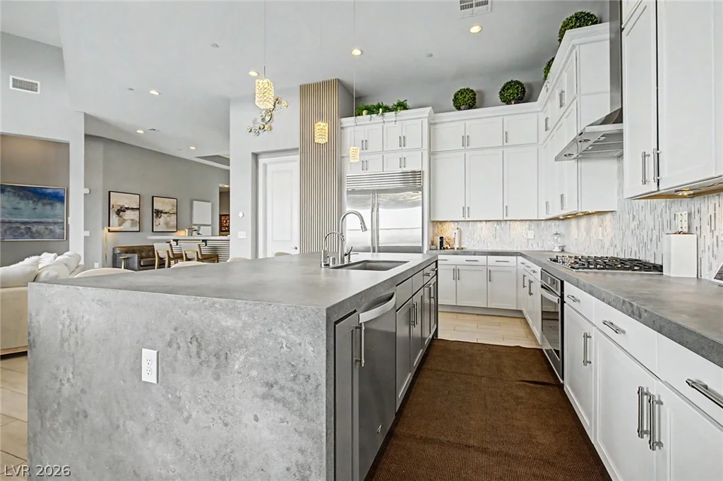 6014 Willow Ridge, Las Vegas, NV 89135