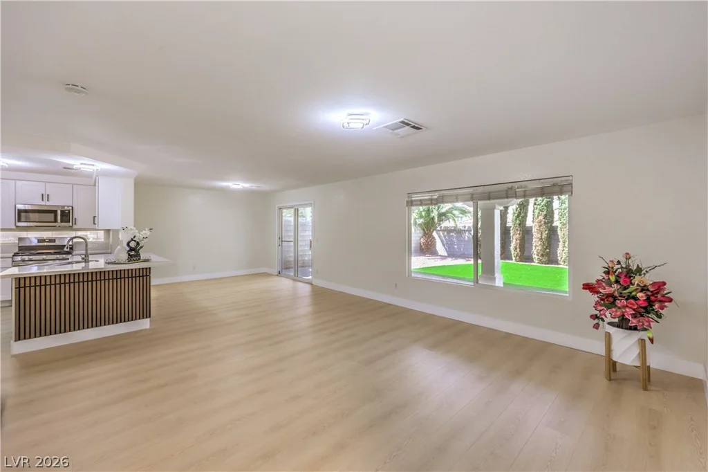 10034 Basalt Hollow, Las Vegas, NV 89148