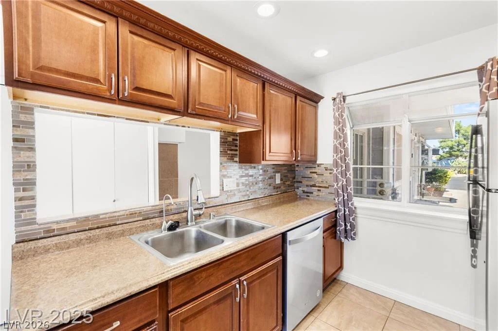5831 Medallion, Las Vegas, NV 89122