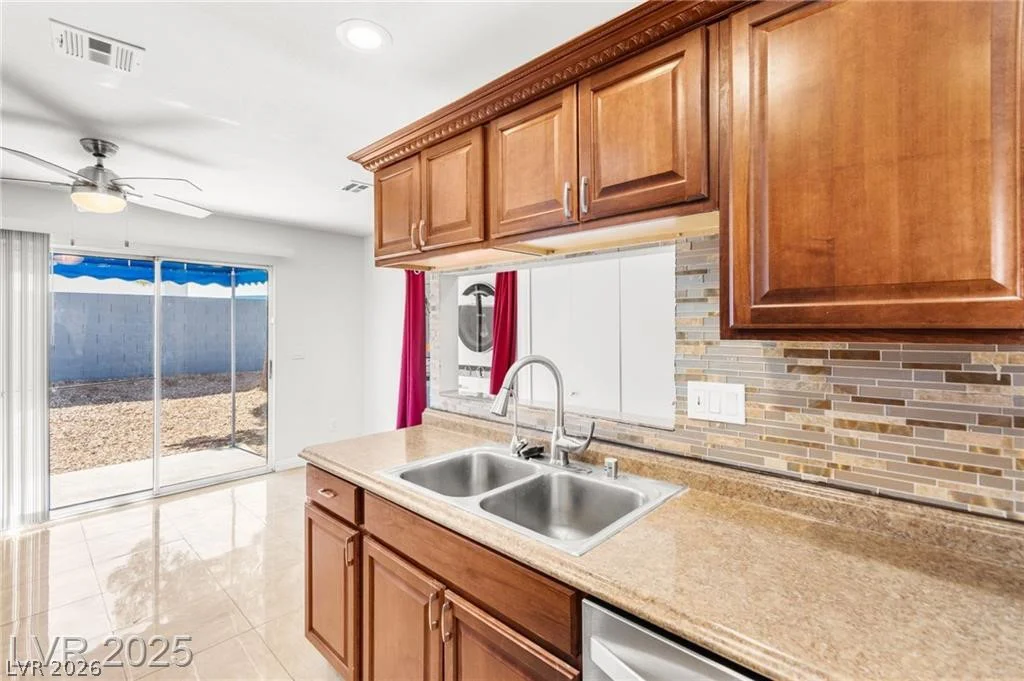 5831 Medallion, Las Vegas, NV 89122