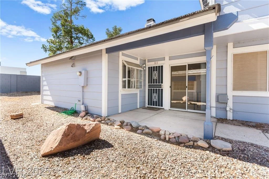 5831 Medallion, Las Vegas, NV 89122