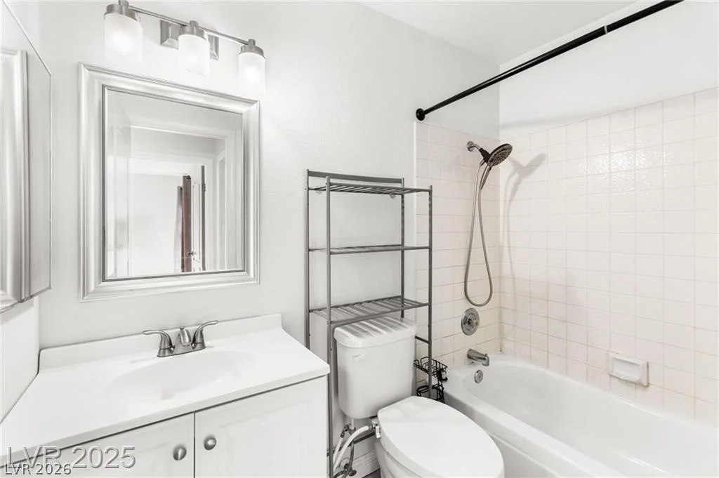 5831 Medallion, Las Vegas, NV 89122
