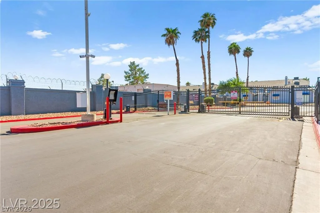 5831 Medallion, Las Vegas, NV 89122