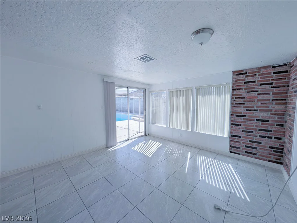 3667 Descanso, Las Vegas, NV 89121