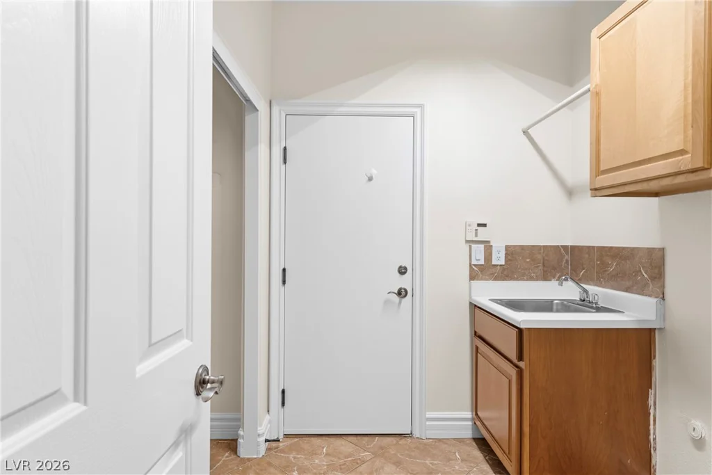 5917 Coral Flat, North Las Vegas, NV 89031