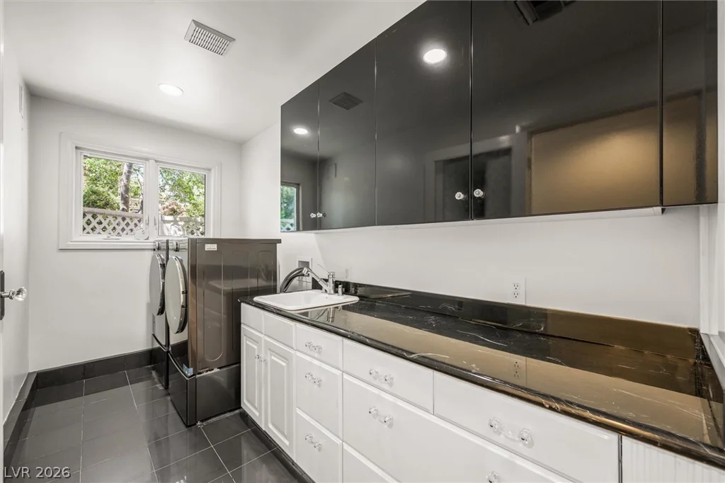 416 Macarthur, Las Vegas, NV 89107