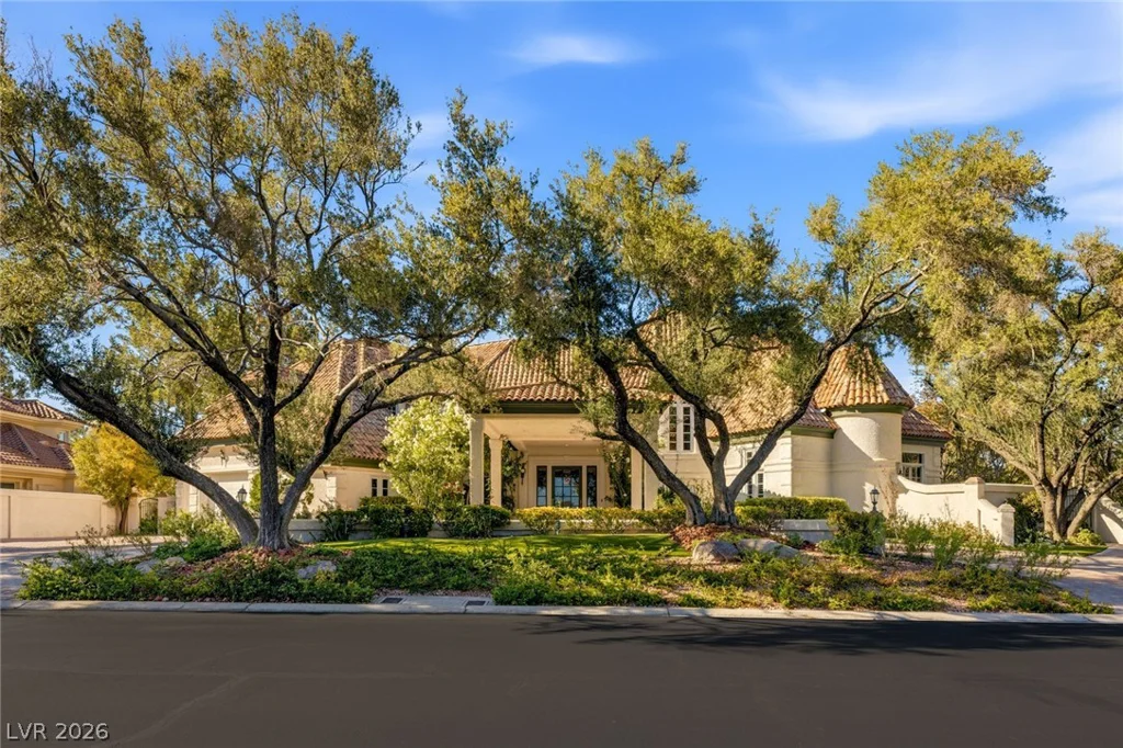 14 Innisbrook, Las Vegas, NV 89113