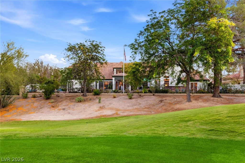 14 Innisbrook, Las Vegas, NV 89113