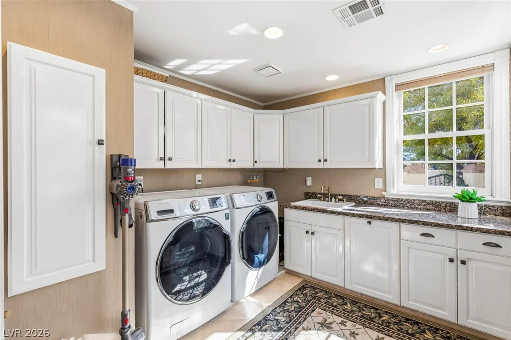 14 Innisbrook, Las Vegas, NV 89113