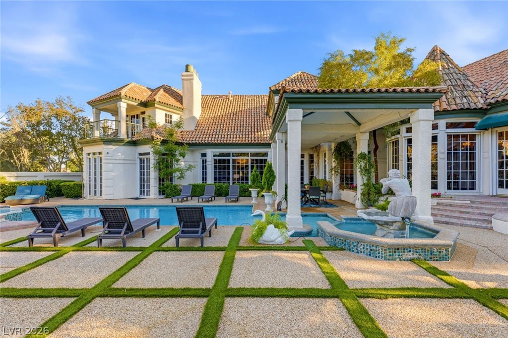 14 Innisbrook, Las Vegas, NV 89113