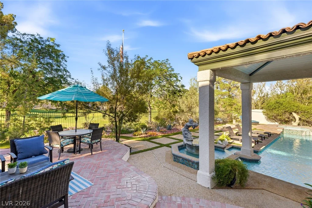 14 Innisbrook, Las Vegas, NV 89113