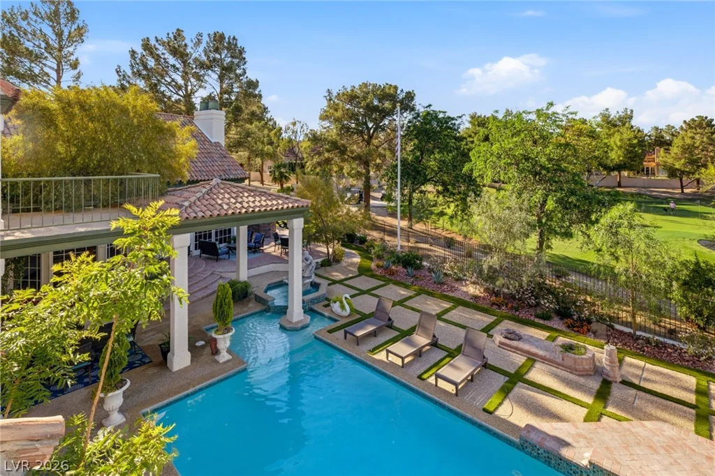 14 Innisbrook, Las Vegas, NV 89113