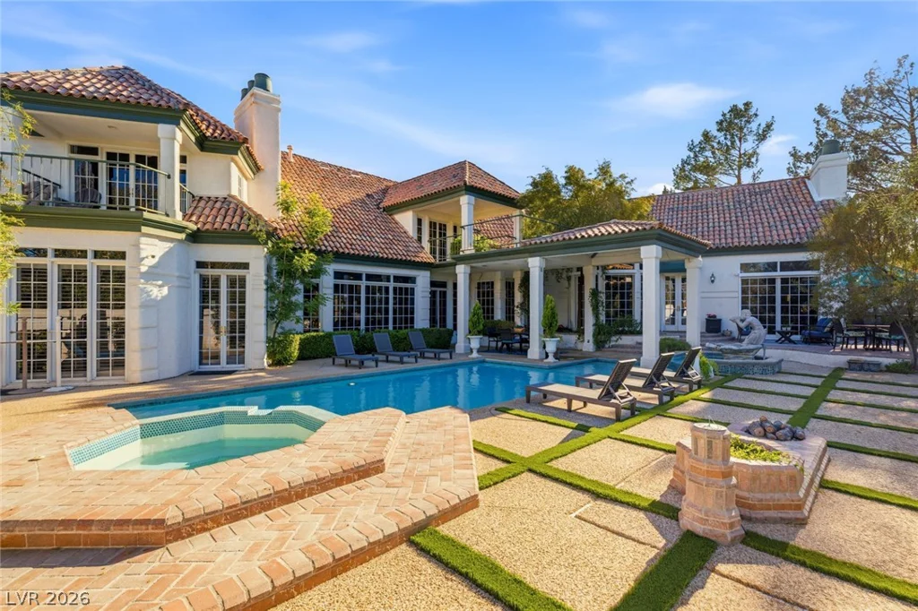 14 Innisbrook, Las Vegas, NV 89113