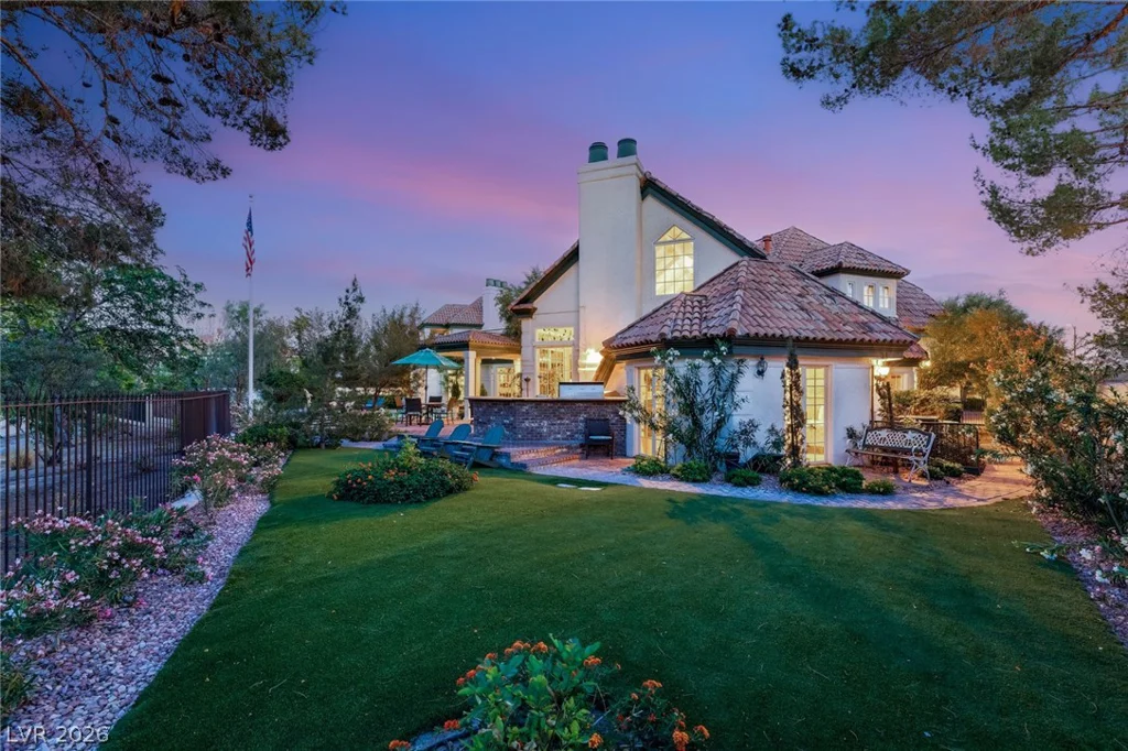 14 Innisbrook, Las Vegas, NV 89113