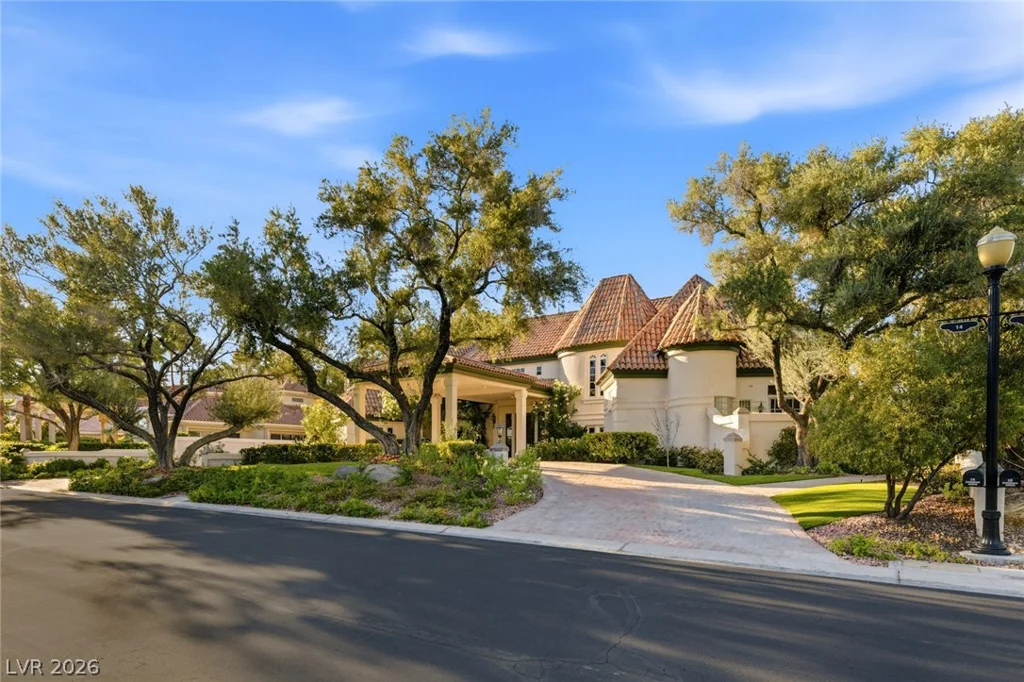 14 Innisbrook, Las Vegas, NV 89113