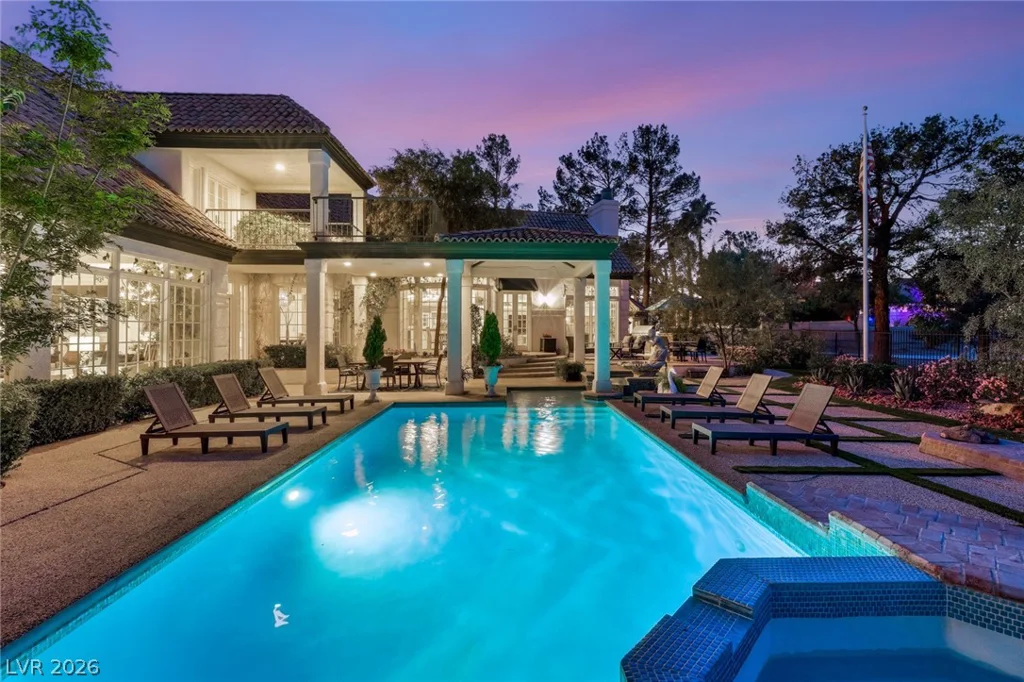 14 Innisbrook, Las Vegas, NV 89113