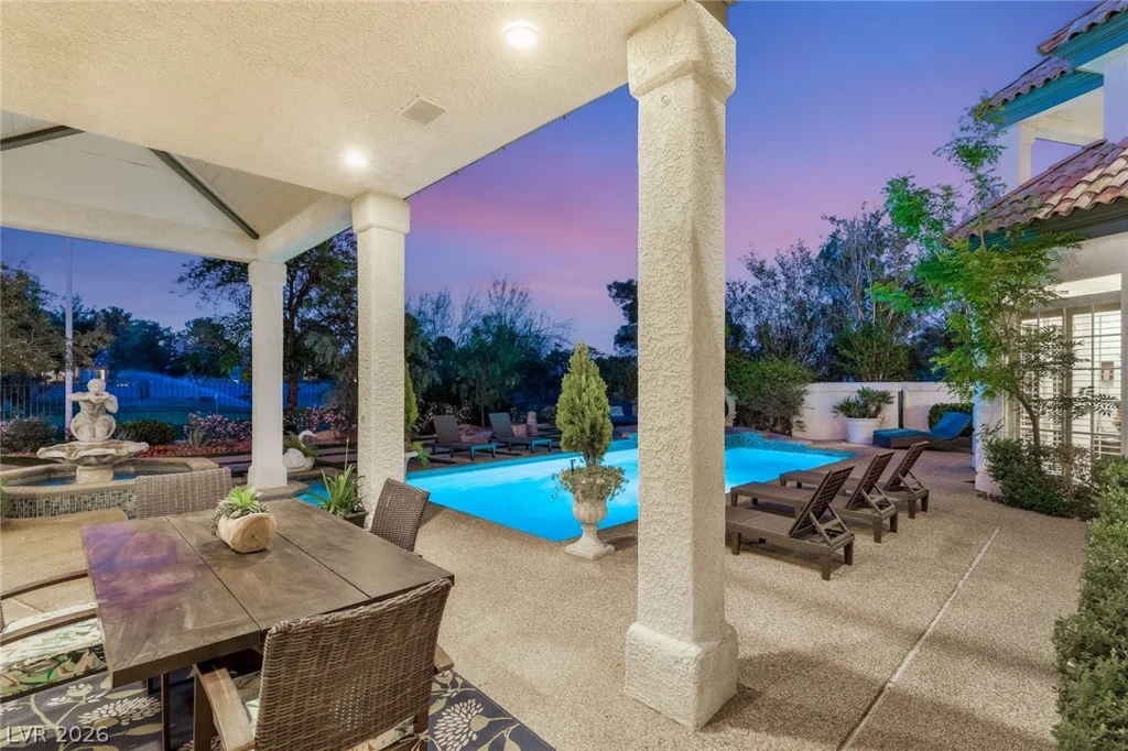 14 Innisbrook, Las Vegas, NV 89113