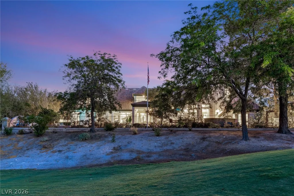 14 Innisbrook, Las Vegas, NV 89113