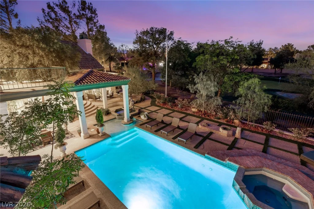 14 Innisbrook, Las Vegas, NV 89113