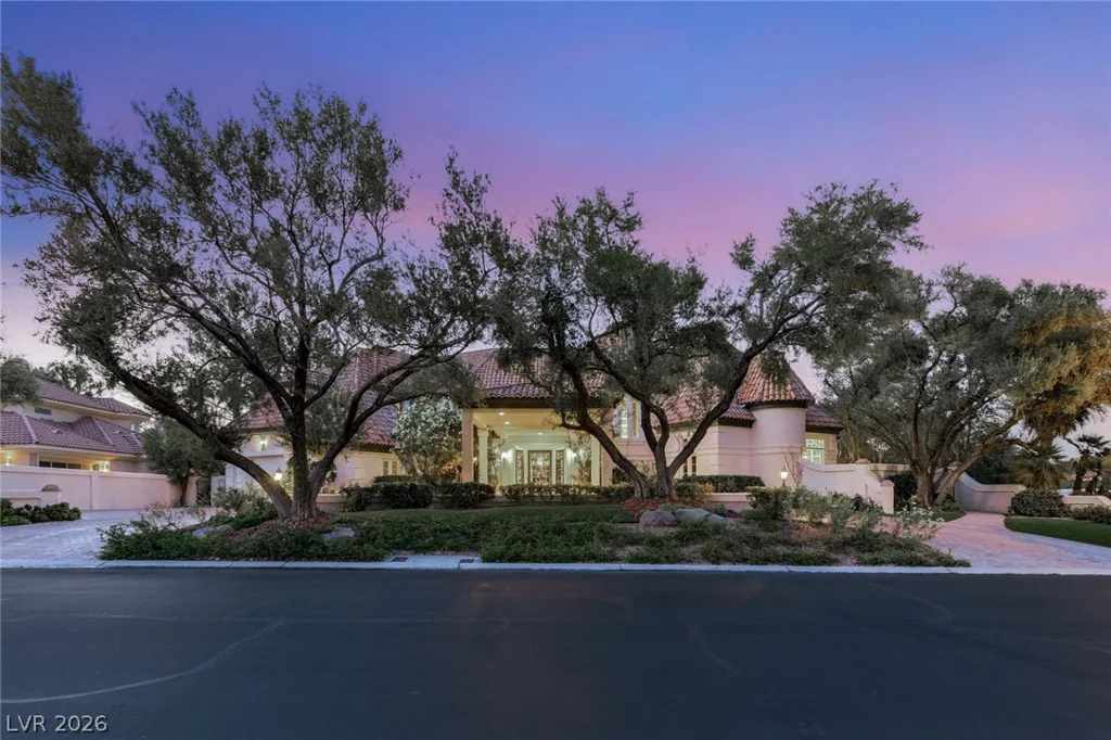 14 Innisbrook, Las Vegas, NV 89113