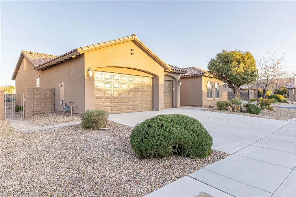 7312 Pinfeather, North Las Vegas, NV 89084