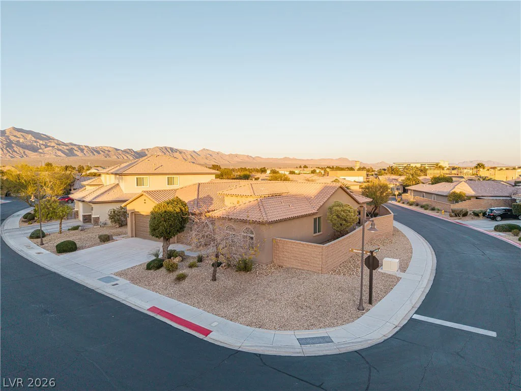 7312 Pinfeather, North Las Vegas, NV 89084