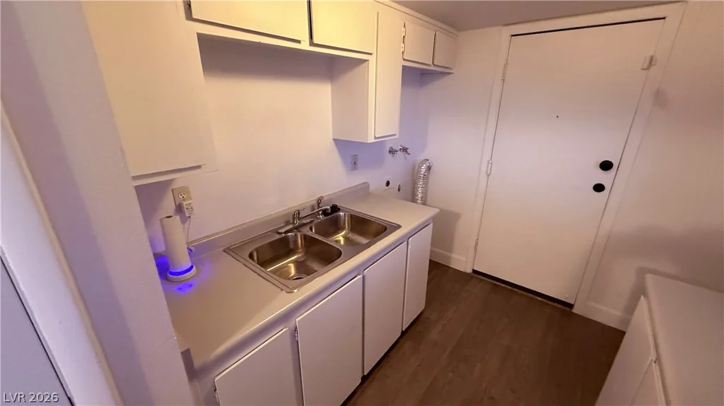 1407 Dorothy, Las Vegas, NV 89119