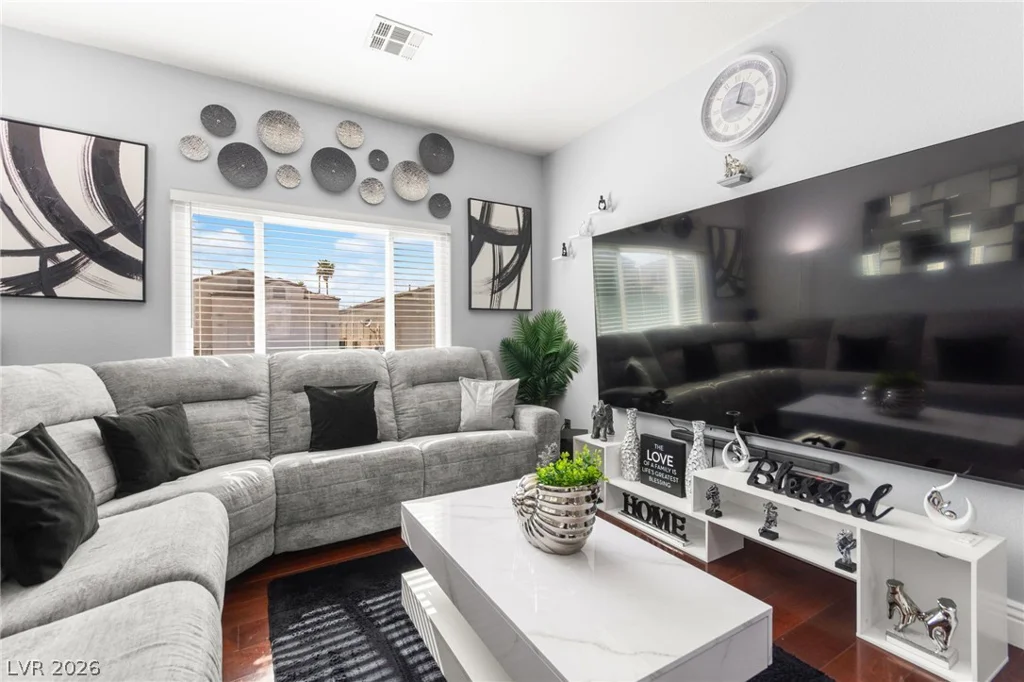 2024 Jesse Scott, Las Vegas, NV 89106