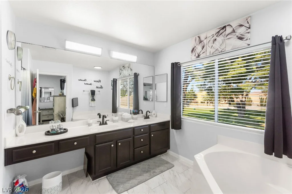 2024 Jesse Scott, Las Vegas, NV 89106
