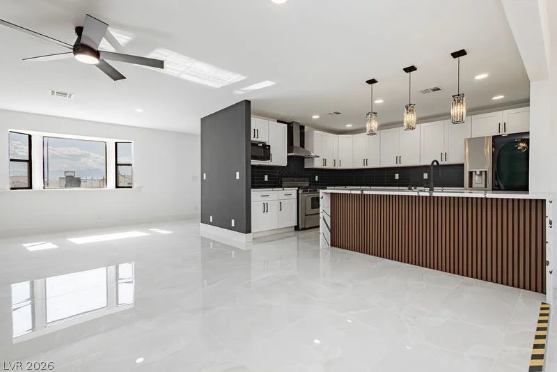 706 Hollywood, Las Vegas, NV 89110