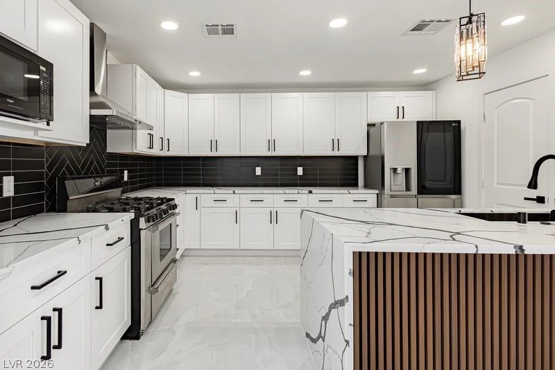 706 Hollywood, Las Vegas, NV 89110
