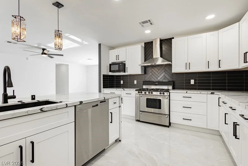 706 Hollywood, Las Vegas, NV 89110