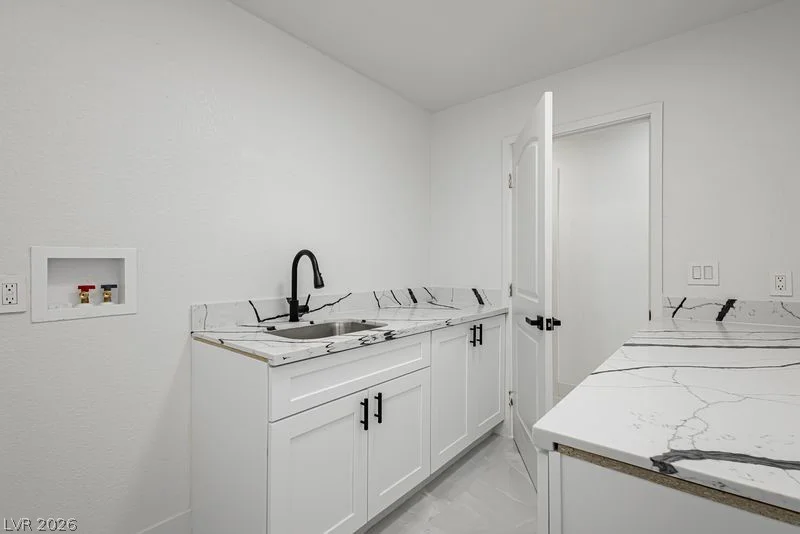 706 Hollywood, Las Vegas, NV 89110