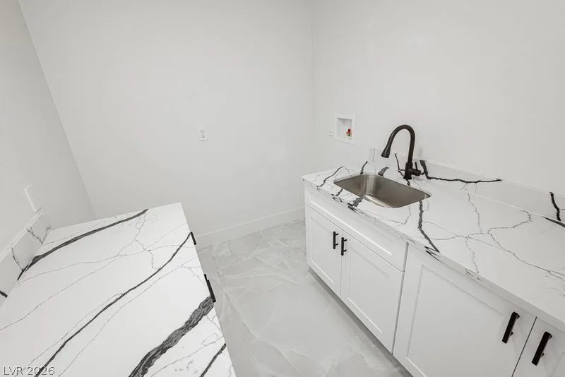 706 Hollywood, Las Vegas, NV 89110