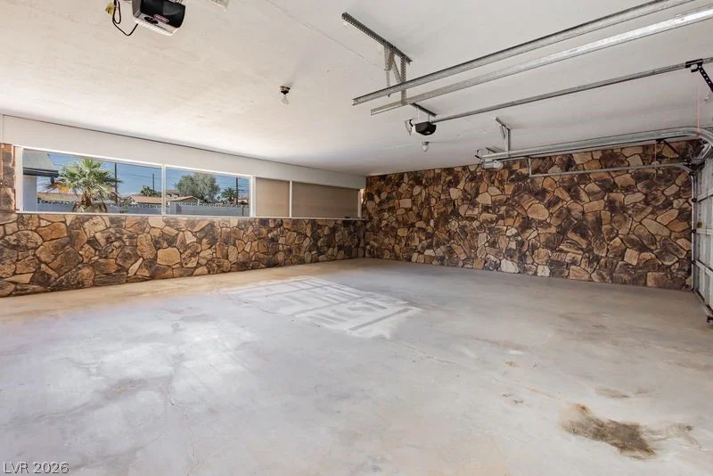 706 Hollywood, Las Vegas, NV 89110