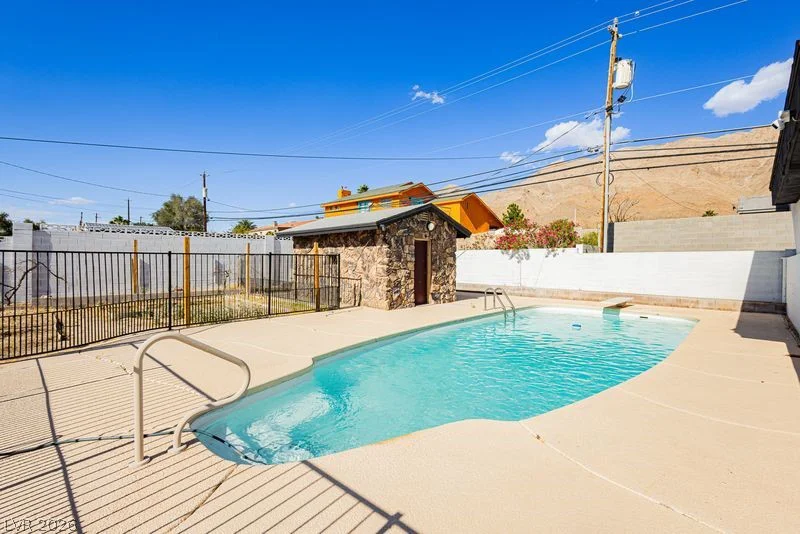 706 Hollywood, Las Vegas, NV 89110