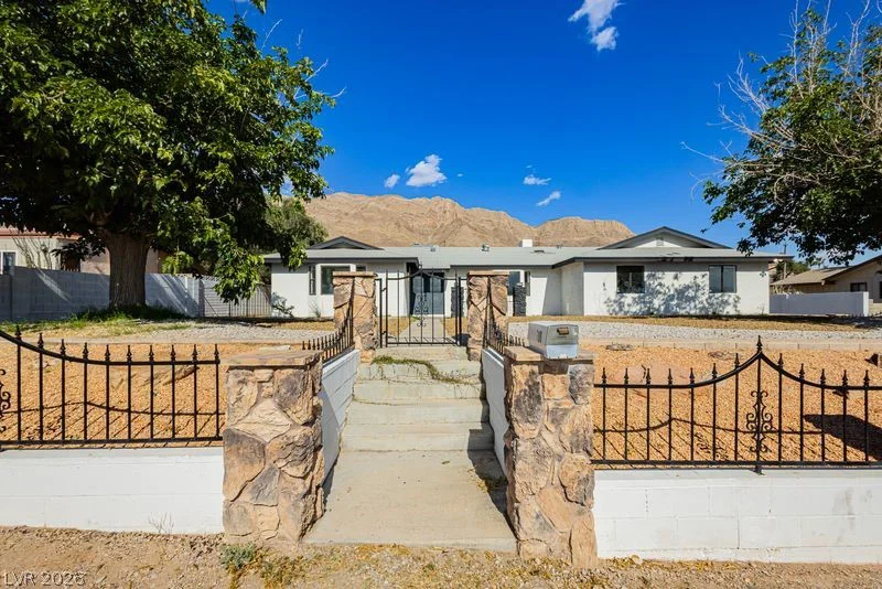 706 Hollywood, Las Vegas, NV 89110