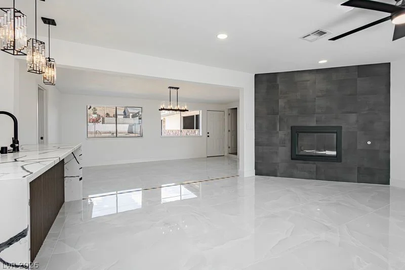 706 Hollywood, Las Vegas, NV 89110