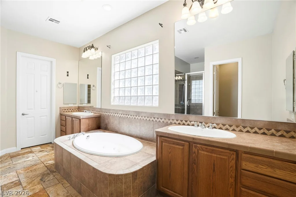 8220 Mount Logan, Las Vegas, NV 89131