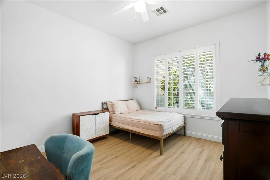 8220 Mount Logan, Las Vegas, NV 89131