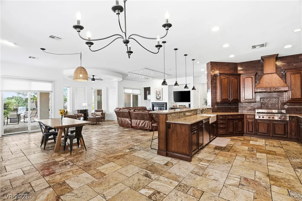 8220 Mount Logan, Las Vegas, NV 89131