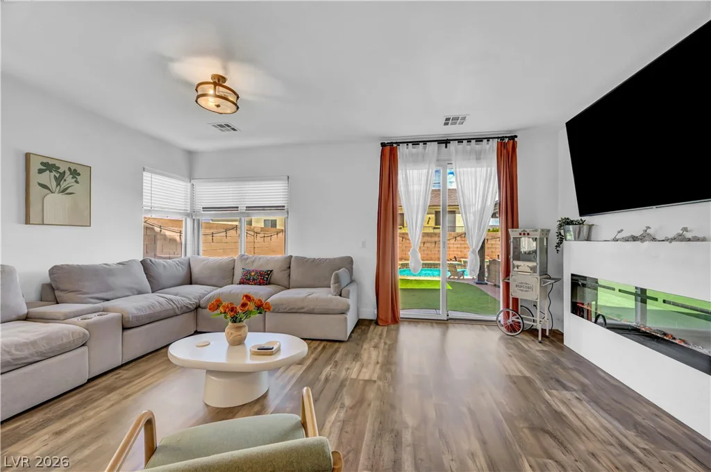 8108 Rocket, Las Vegas, NV 89131